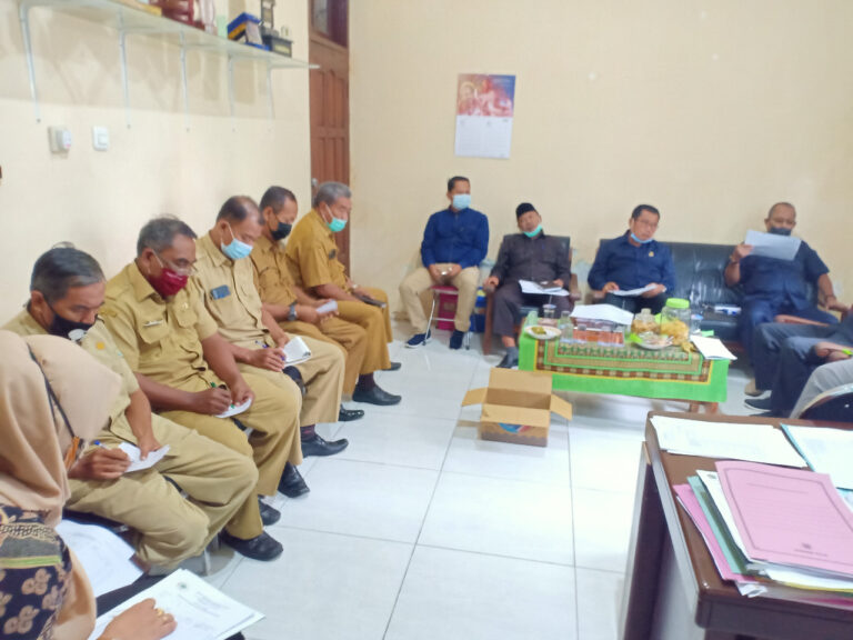 Komisi II Mengadakan Evaluasi Serapan anggaran dan Rencara Kerja Ke Dinas Koperasi, Usaha Ekonomi Mikro dan Menengah