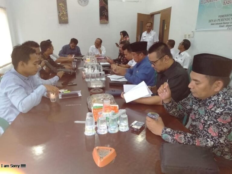 Monitoring Dan evaluasi Komisi II dengan DisPerindag