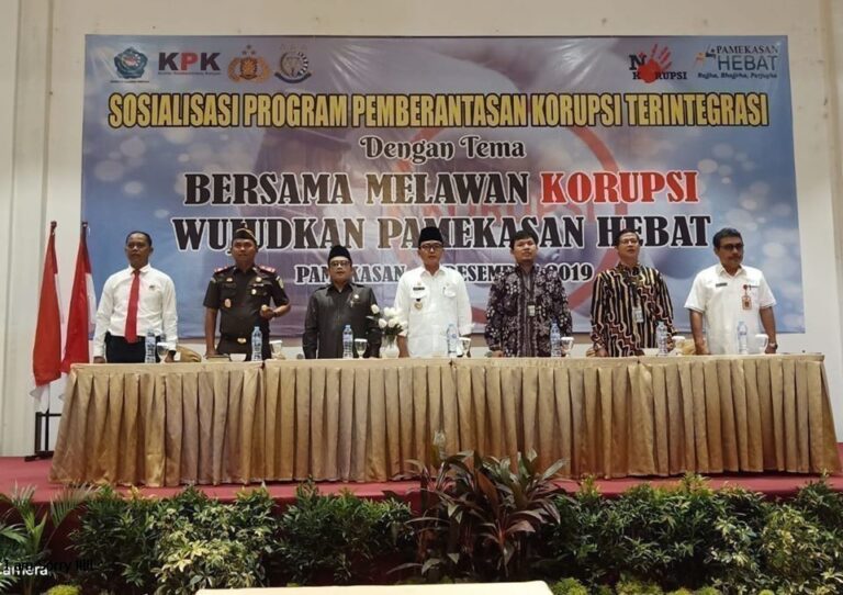 Ketua DPRD Pamekasan menghadiri Acara Sosialisasi Program Pemberantasan Korupsi Terintegrasi