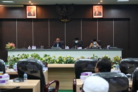 Rapat Paripurna Laporan 3 (tiga) Panitia Khusus